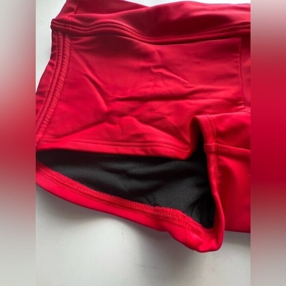 TYR Guard women’s Della short Wbsolg1A Red‎ S(4/6). - Picture 6 of 8
